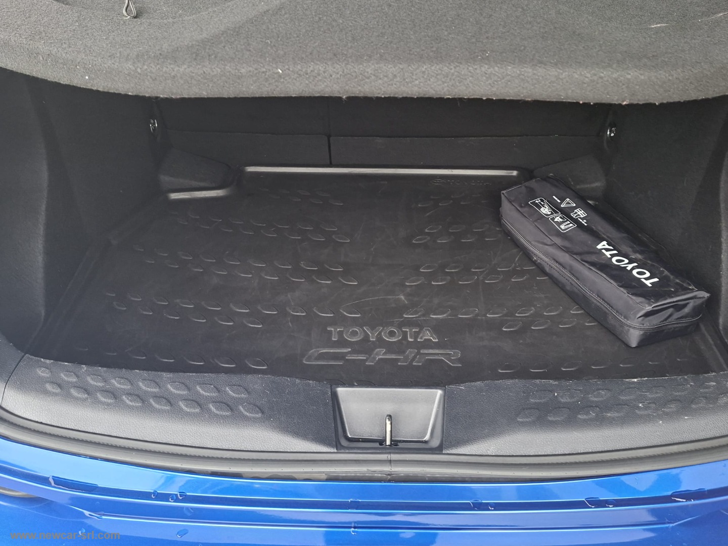 C-HR 1.8 Hybrid E-CVT Active - immagine 10