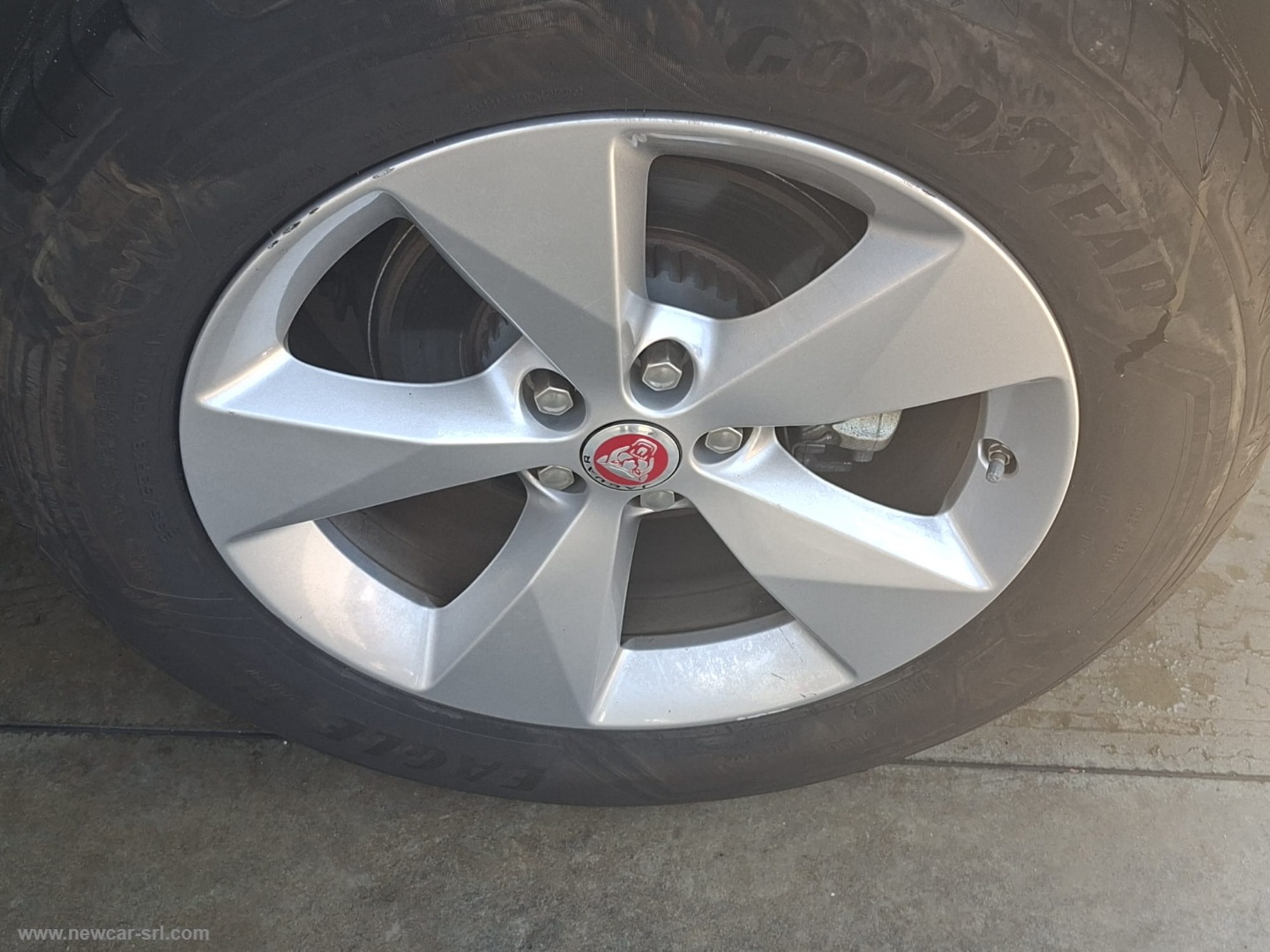 E-Pace 2.0D I4 163 CV AWD Auto - immagine 10