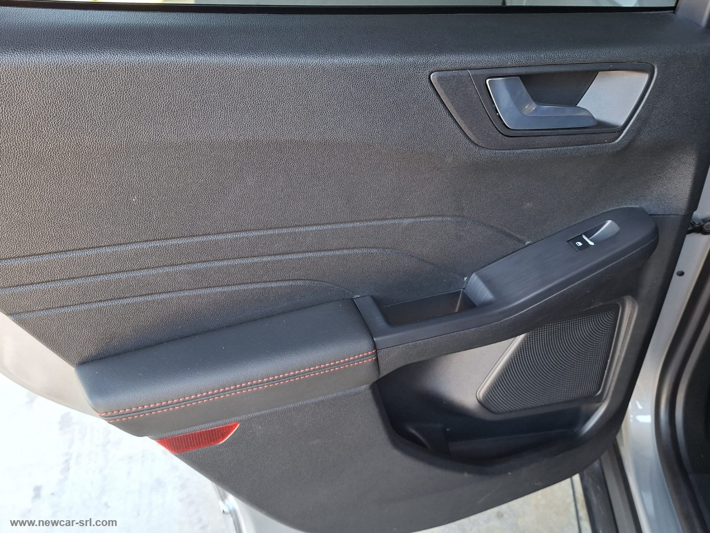 Kuga 2.5 FHEV 180 CV CVT 2WD Titanium - immagine 10