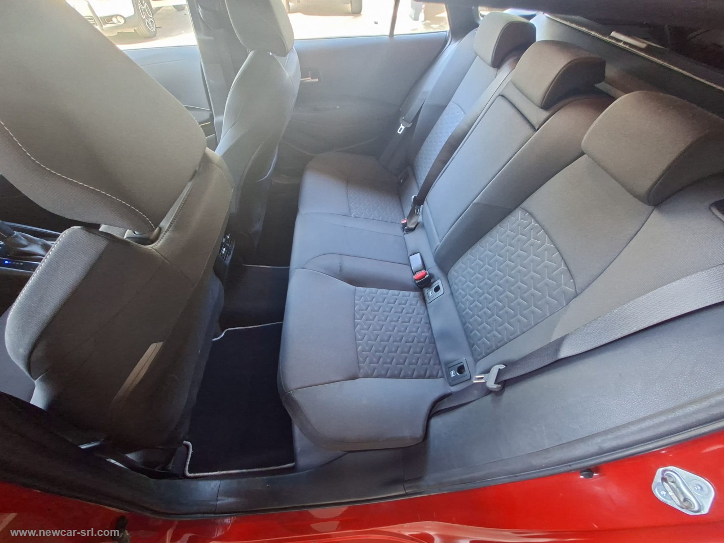 Corolla 1.8 Hybrid Active - immagine 10