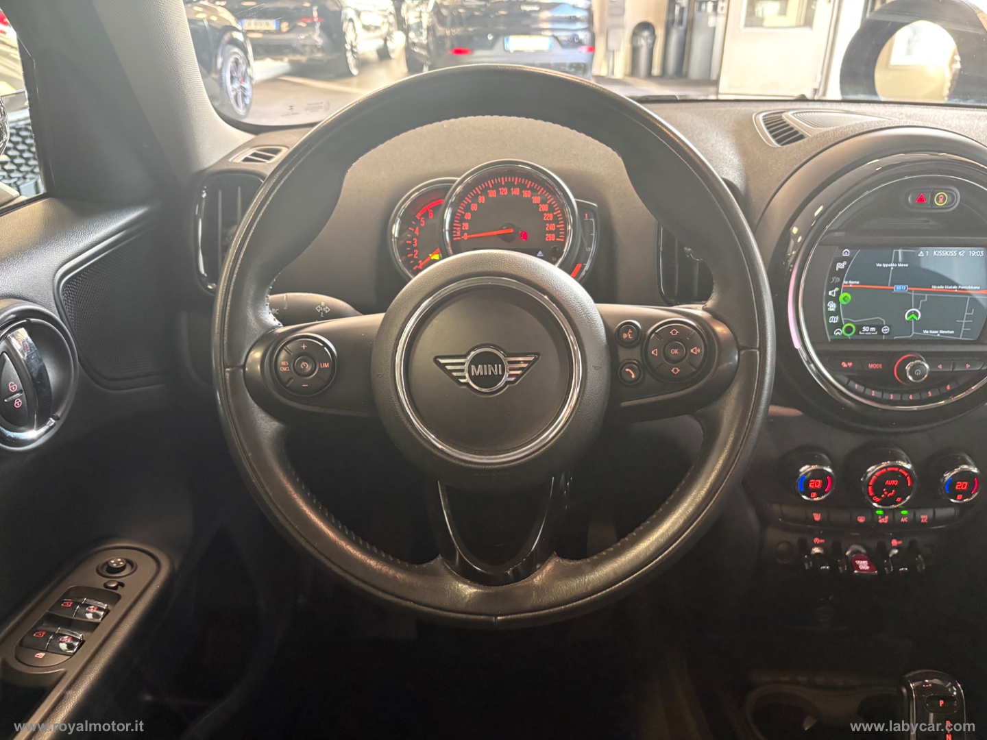 Mini Cooper D Business Countryman Aut. - immagine 10