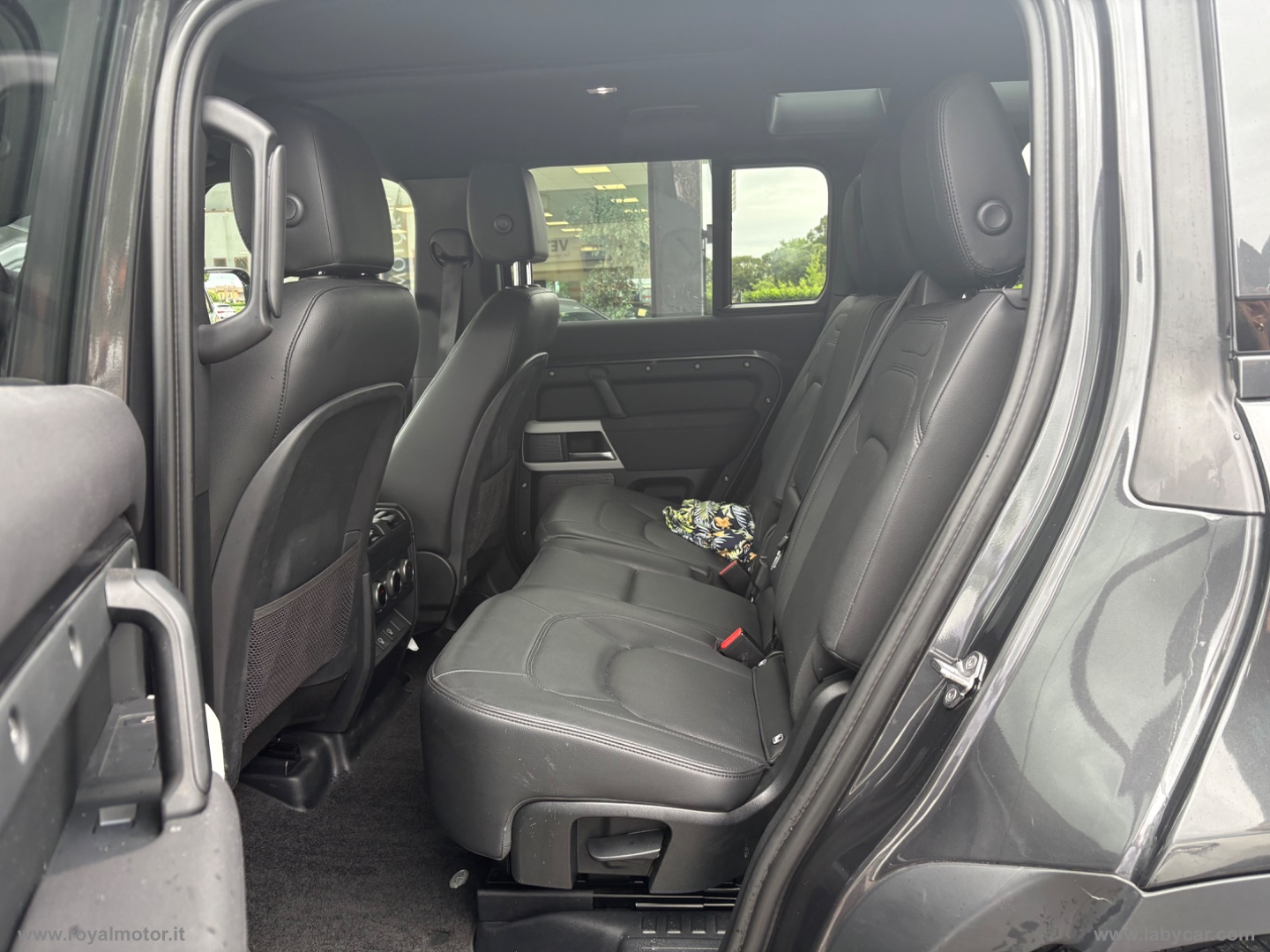 Defender 110 3.0D I6 250 CV AWD Auto - immagine 10