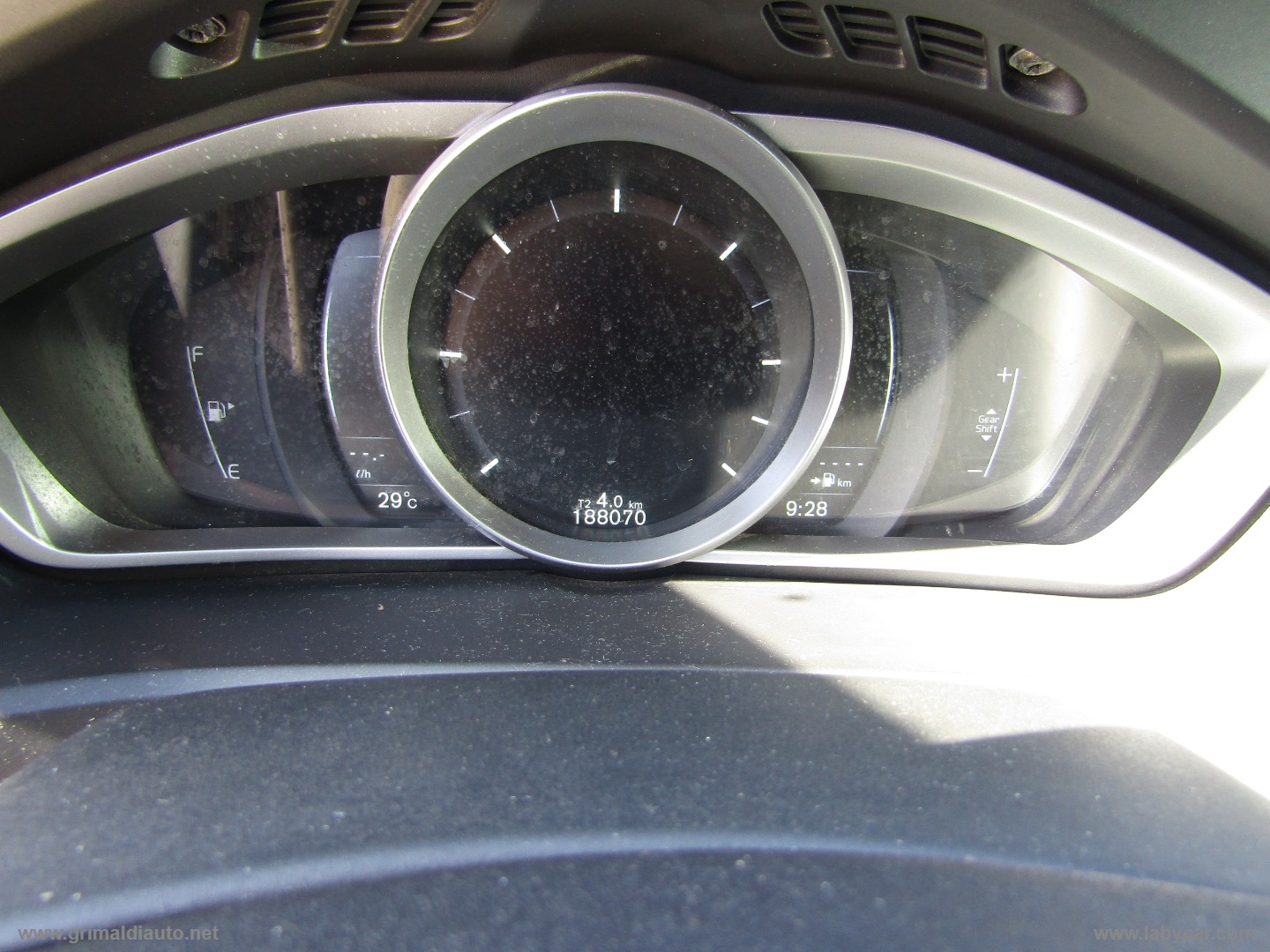 V40 D2 R-design Momentum - immagine 10