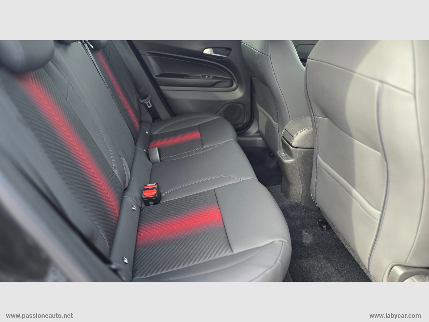 Junior 1.2 145 CV Hybrid eDCT6 Speciale - immagine 10