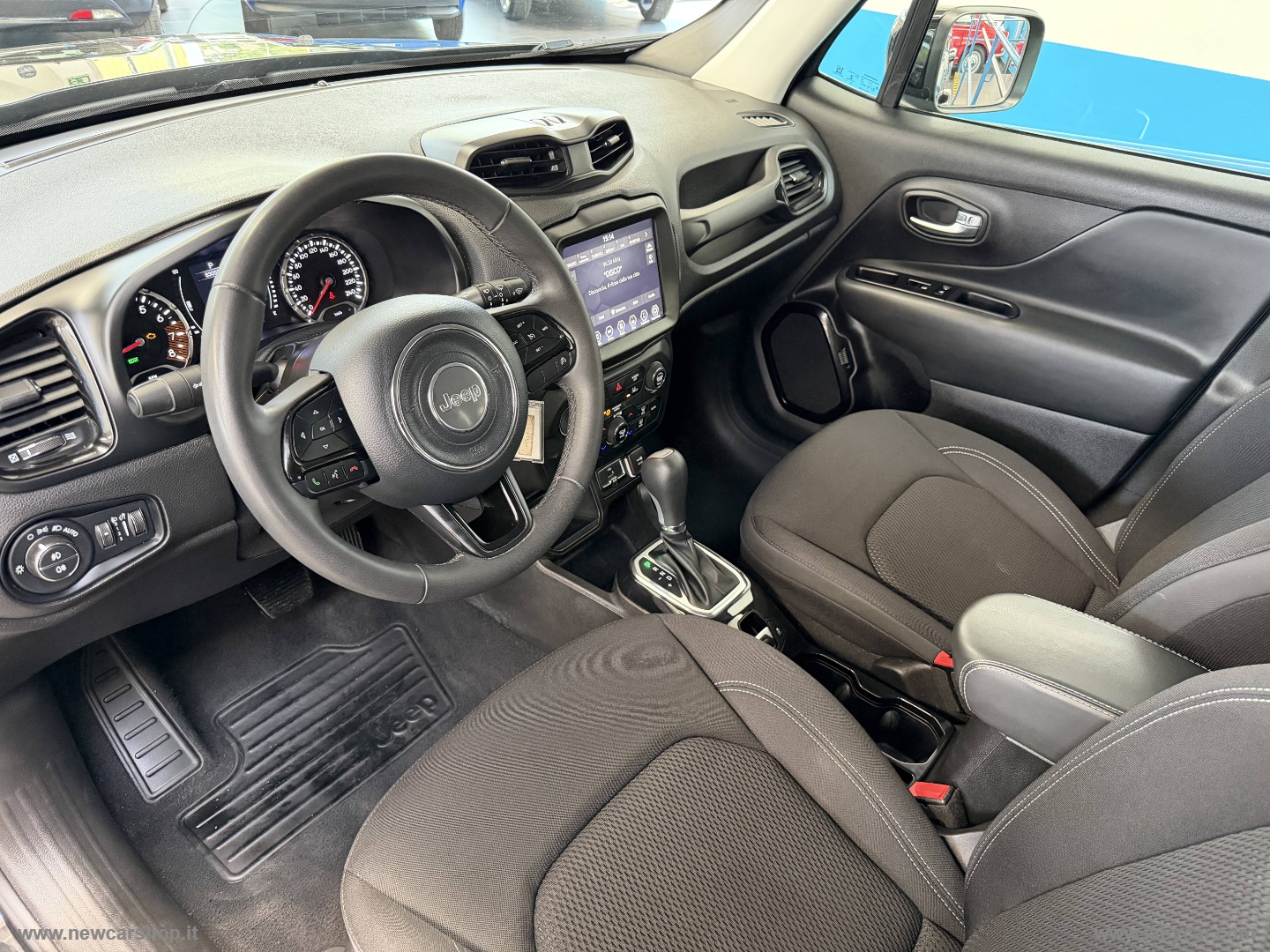 Renegade 1.5 T4 MHEV NIGHT EAGLE NEOPATENTATI - immagine 10
