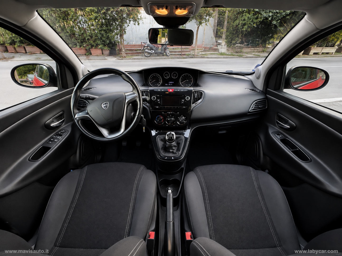 Ypsilon 1.2 69 CV 5p. S&S Black&Red - immagine 10