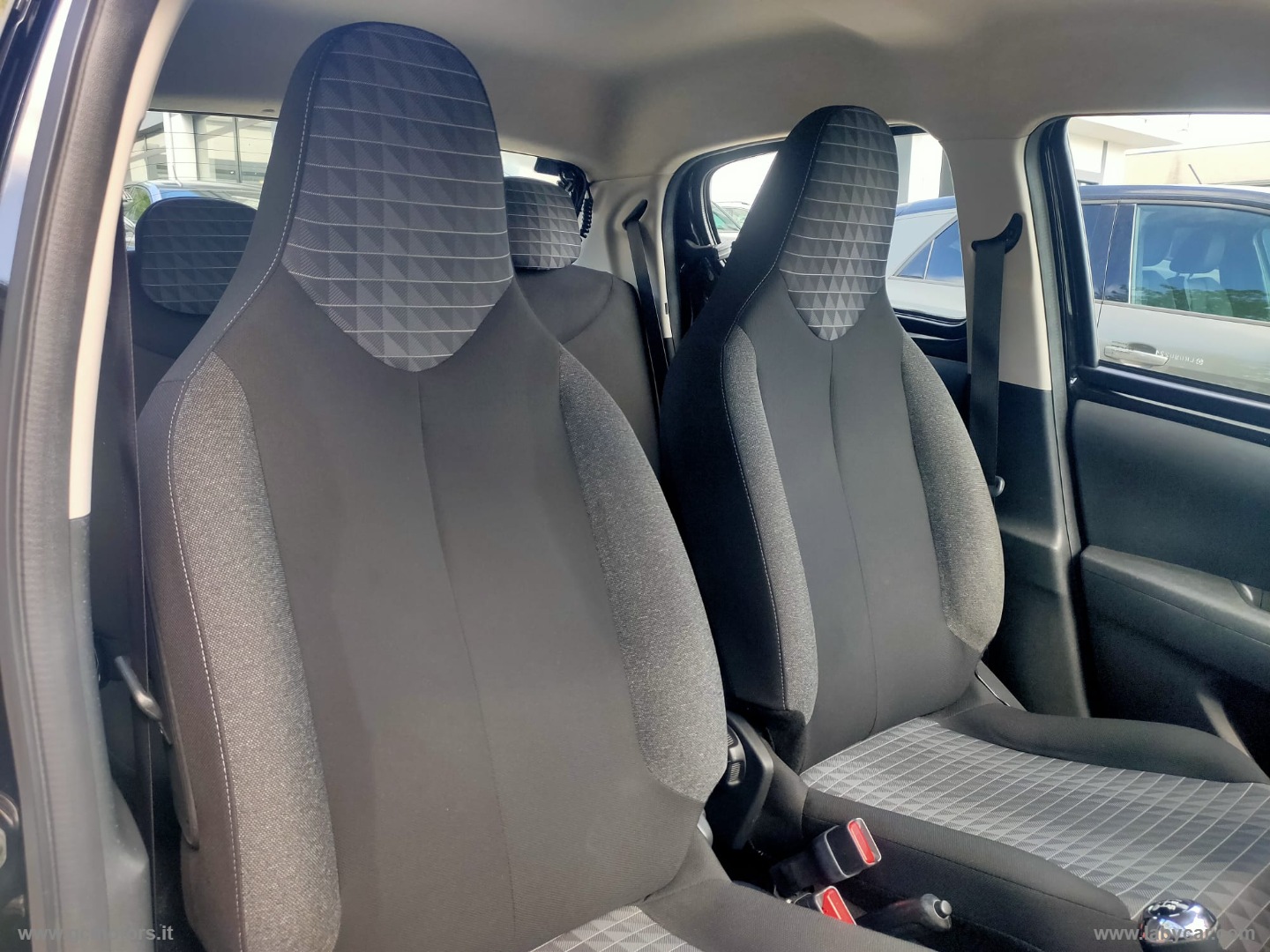 Peugeot 108 108 VTi 72 S&S 5 porte Allure - Immagine 10