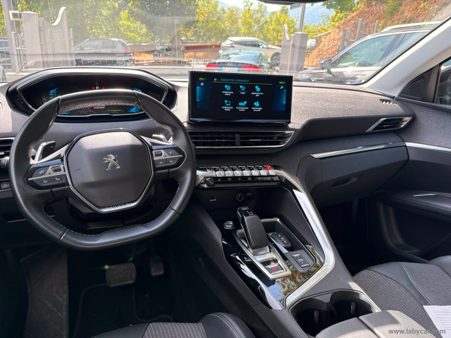 Peugeot 3008 Hybrid 225 e-EAT8 Allure Pack - Immagine 10