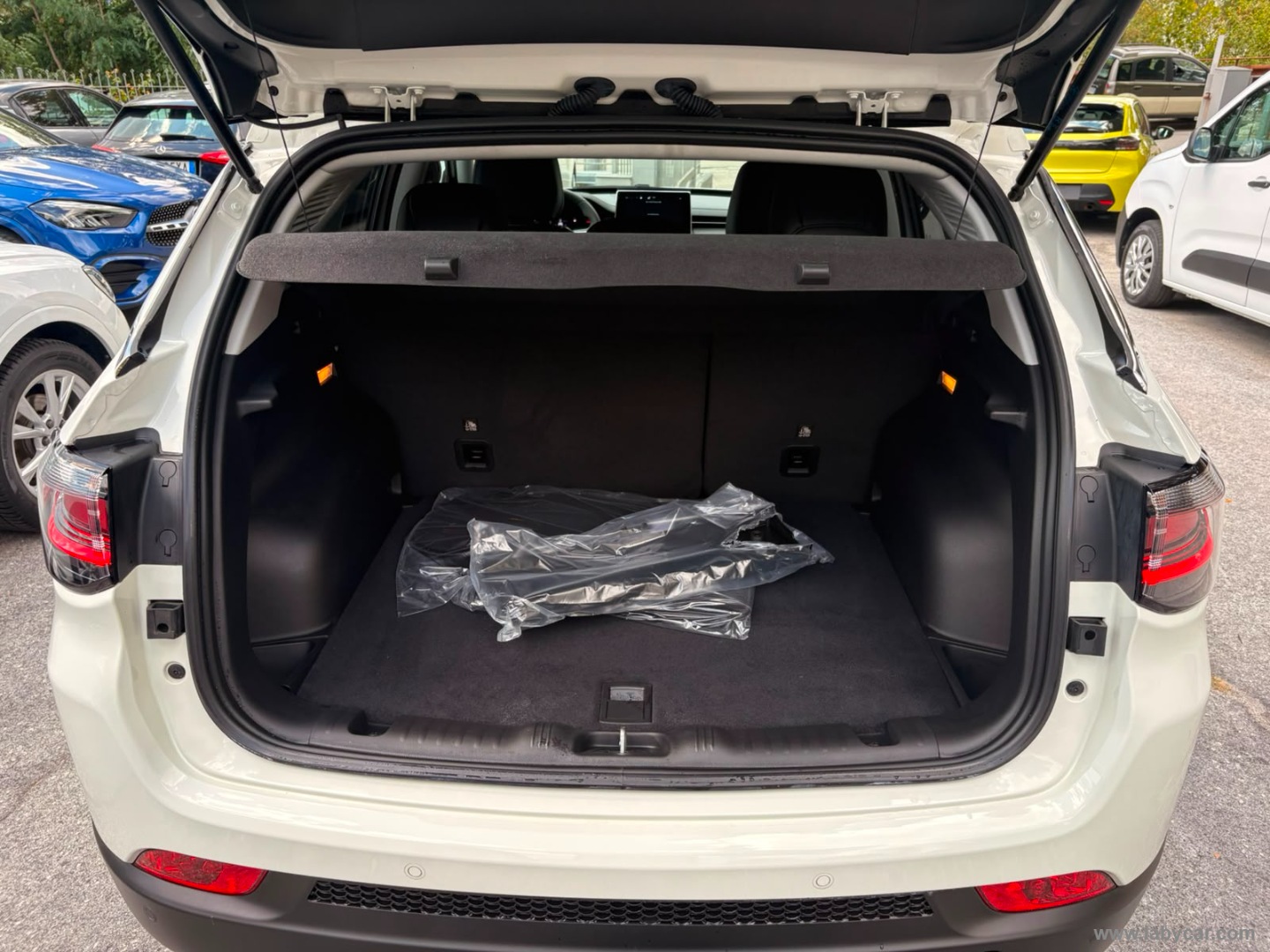 Jeep Compass 1.3 T4 2WD Limited - Immagine 10