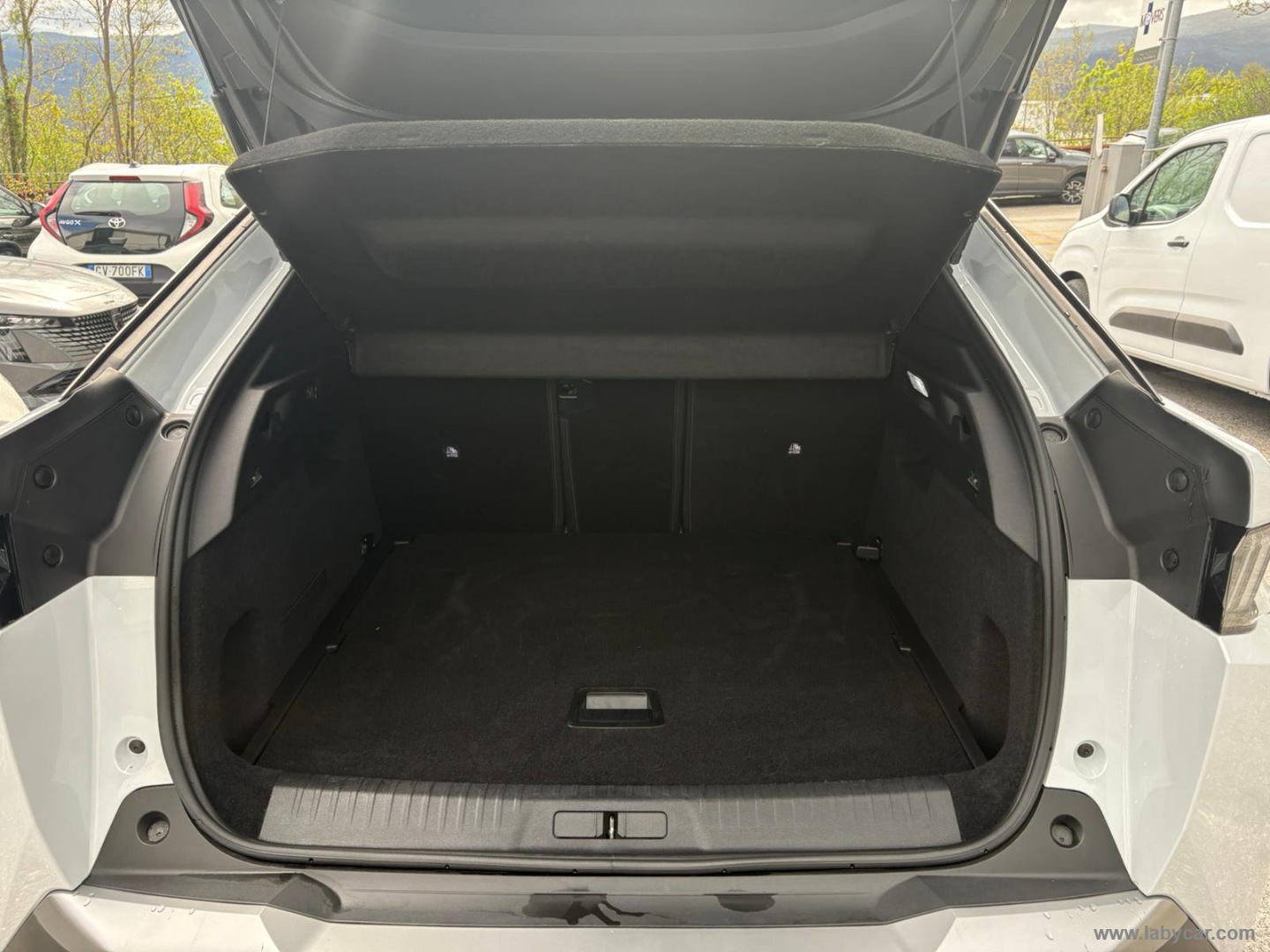 3008 Hybrid 136 e-DCS6 Allure - immagine 10