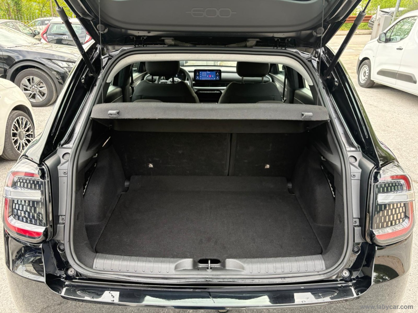 600 Hybrid MHEV - immagine 10