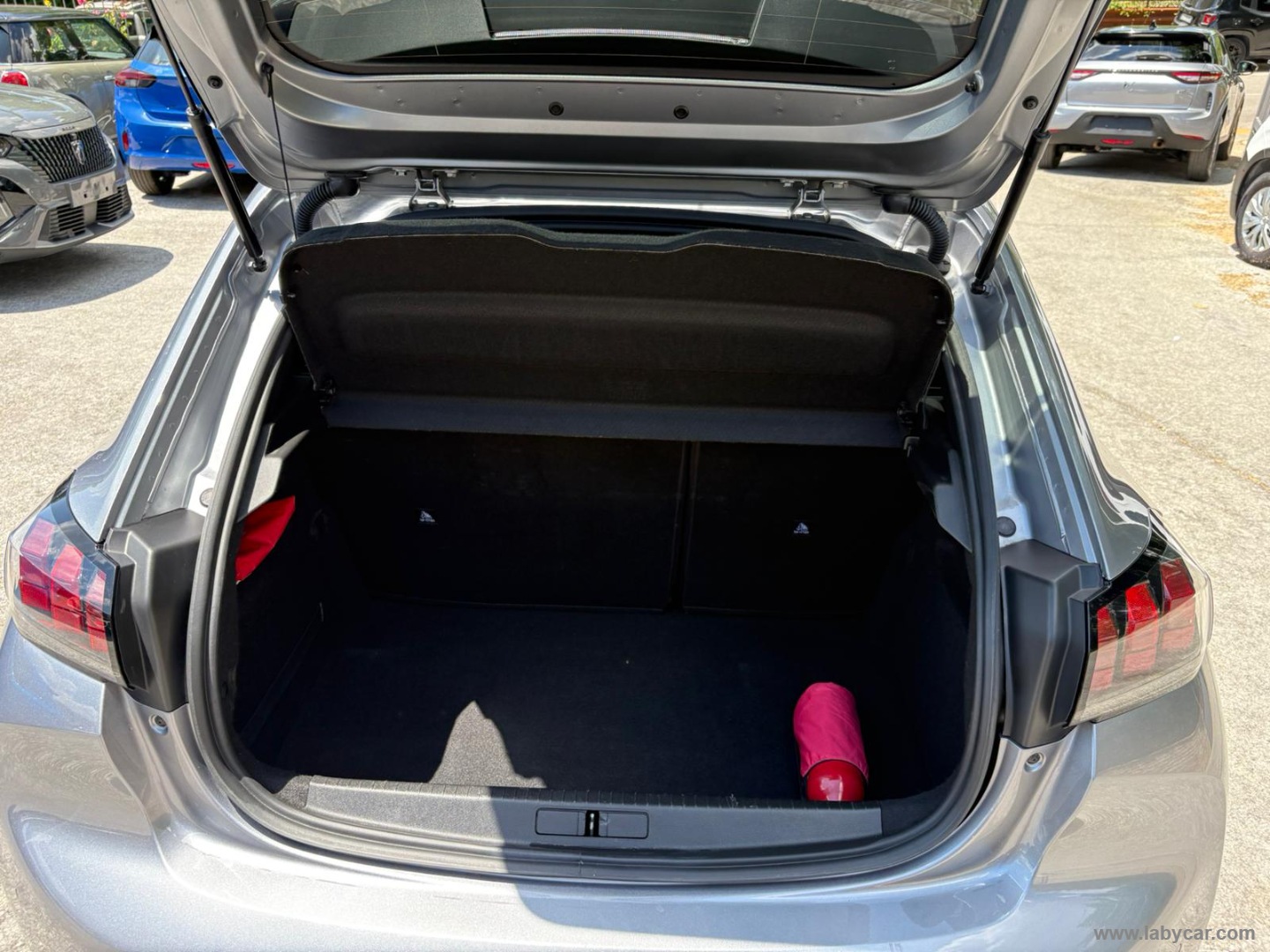 Peugeot 208 BlueHDi 100 S&S 5p. STYLE - Immagine 10
