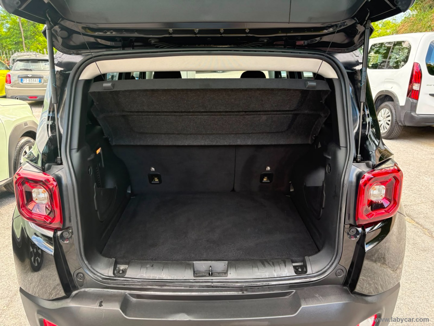 Renegade 1.5 T4 MHEV Altitude - immagine 10