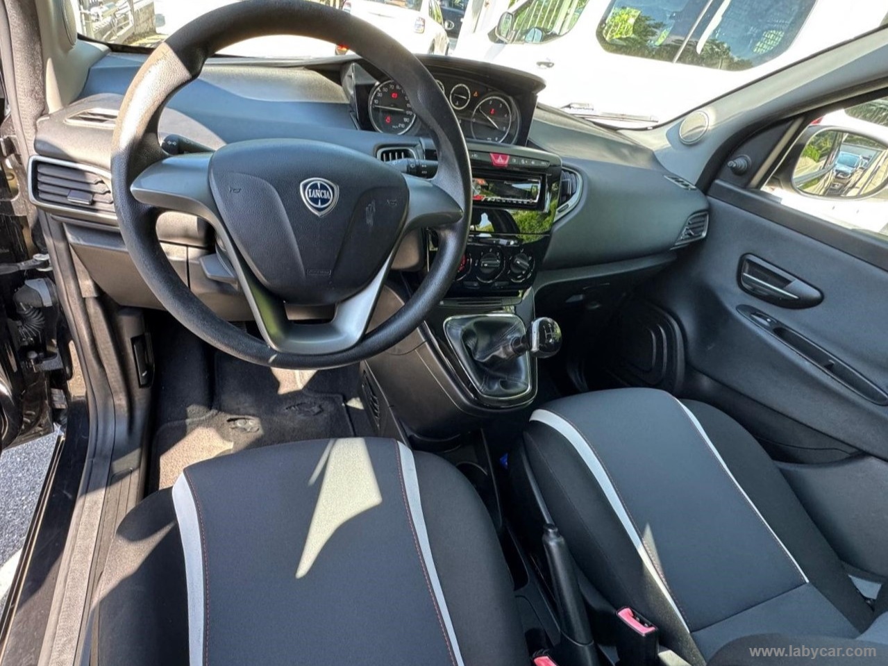 Lancia Ypsilon 1.3 MJT 95 CV 5p. S&S Elefantino - Immagine 10