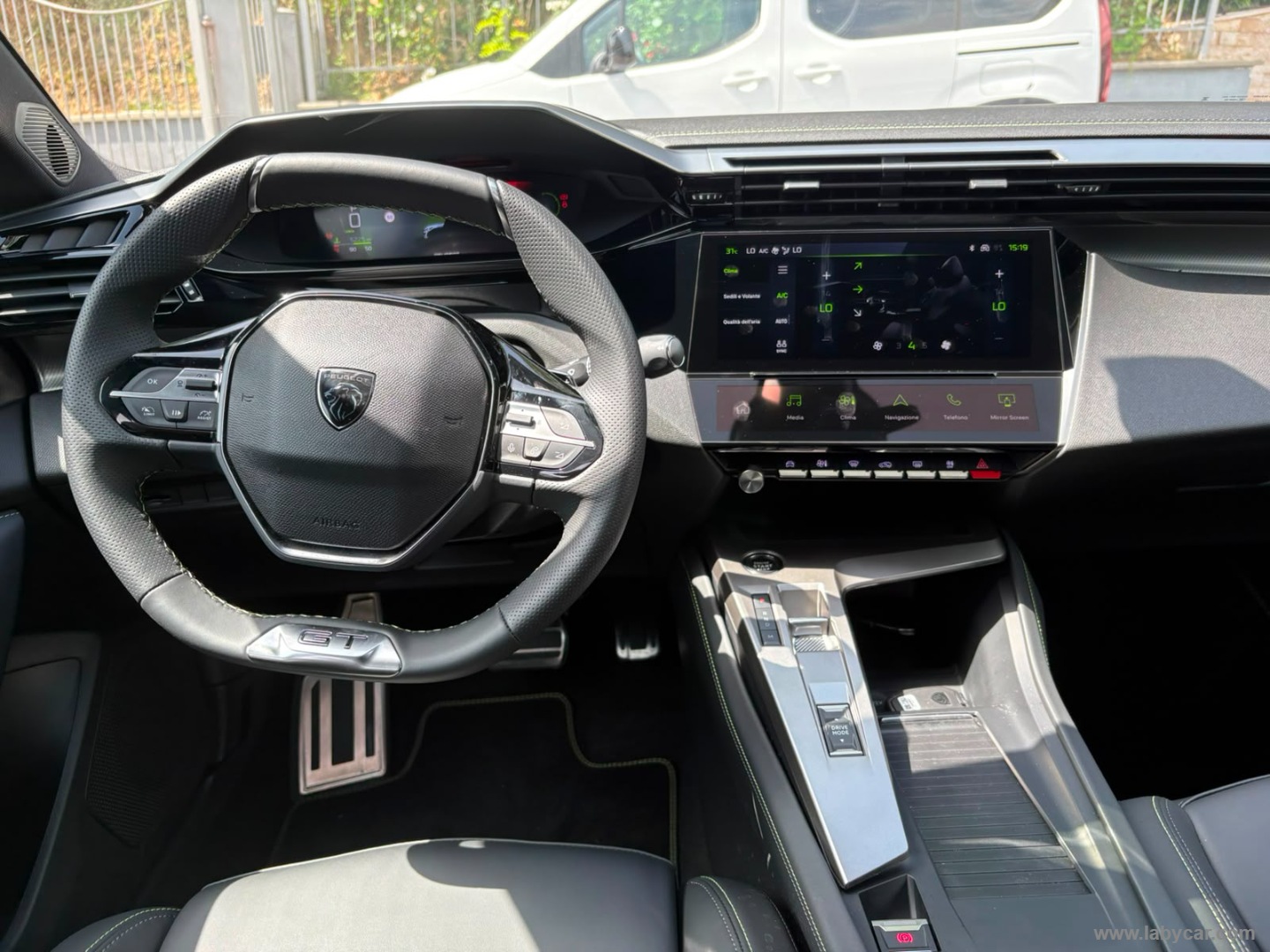 Peugeot 408 Hybrid 145 e-DCS6 GT - Immagine 10