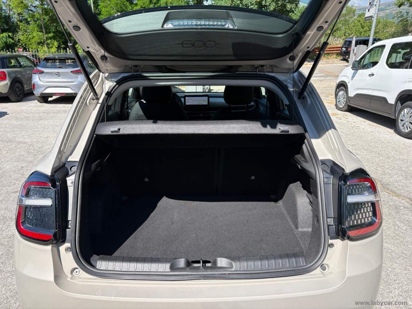Fiat 600 Hybrid 145 CV DCT MHEV Icon - Immagine 10