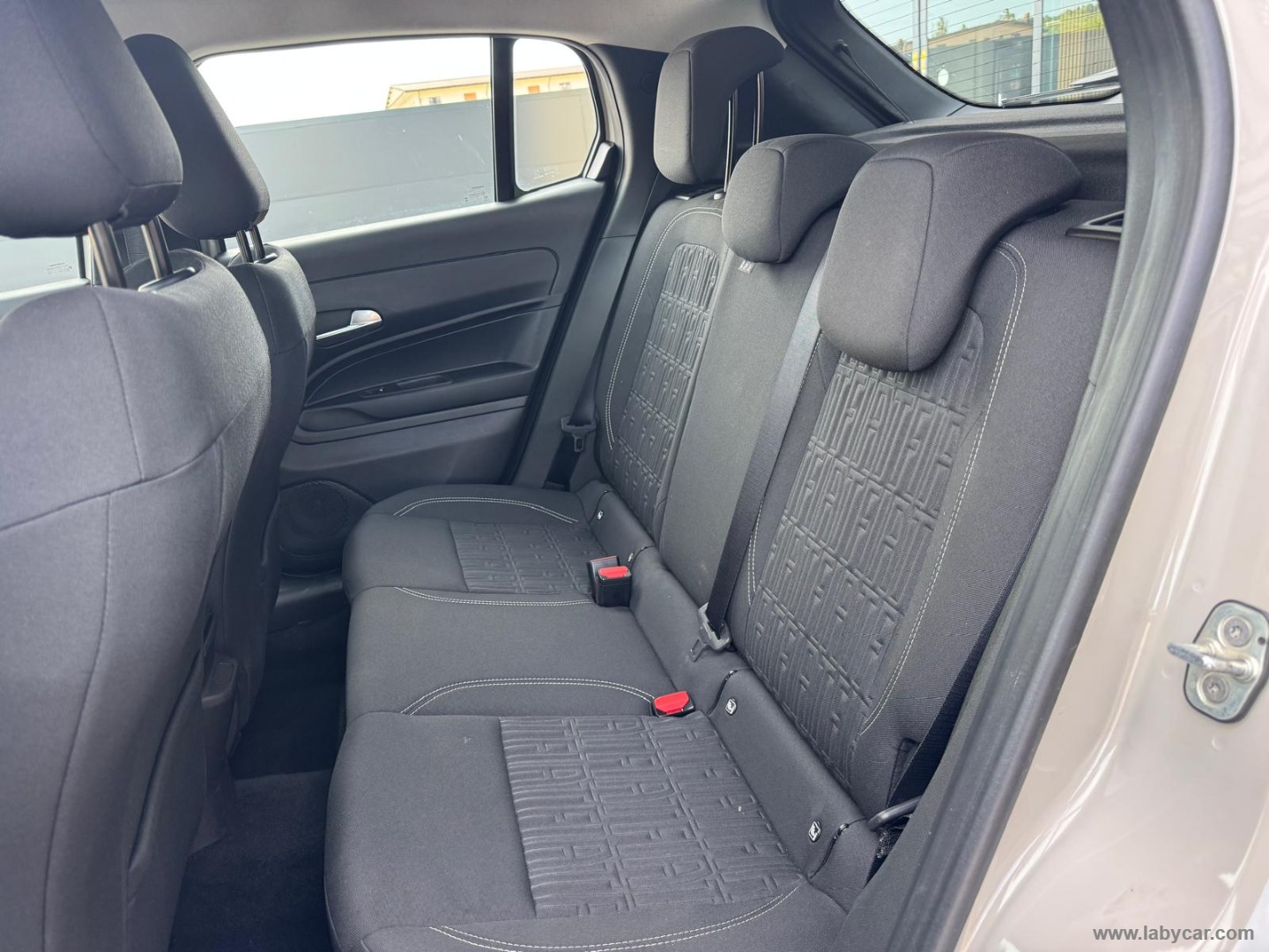 600 Hybrid 145 CV DCT MHEV Icon - immagine 10
