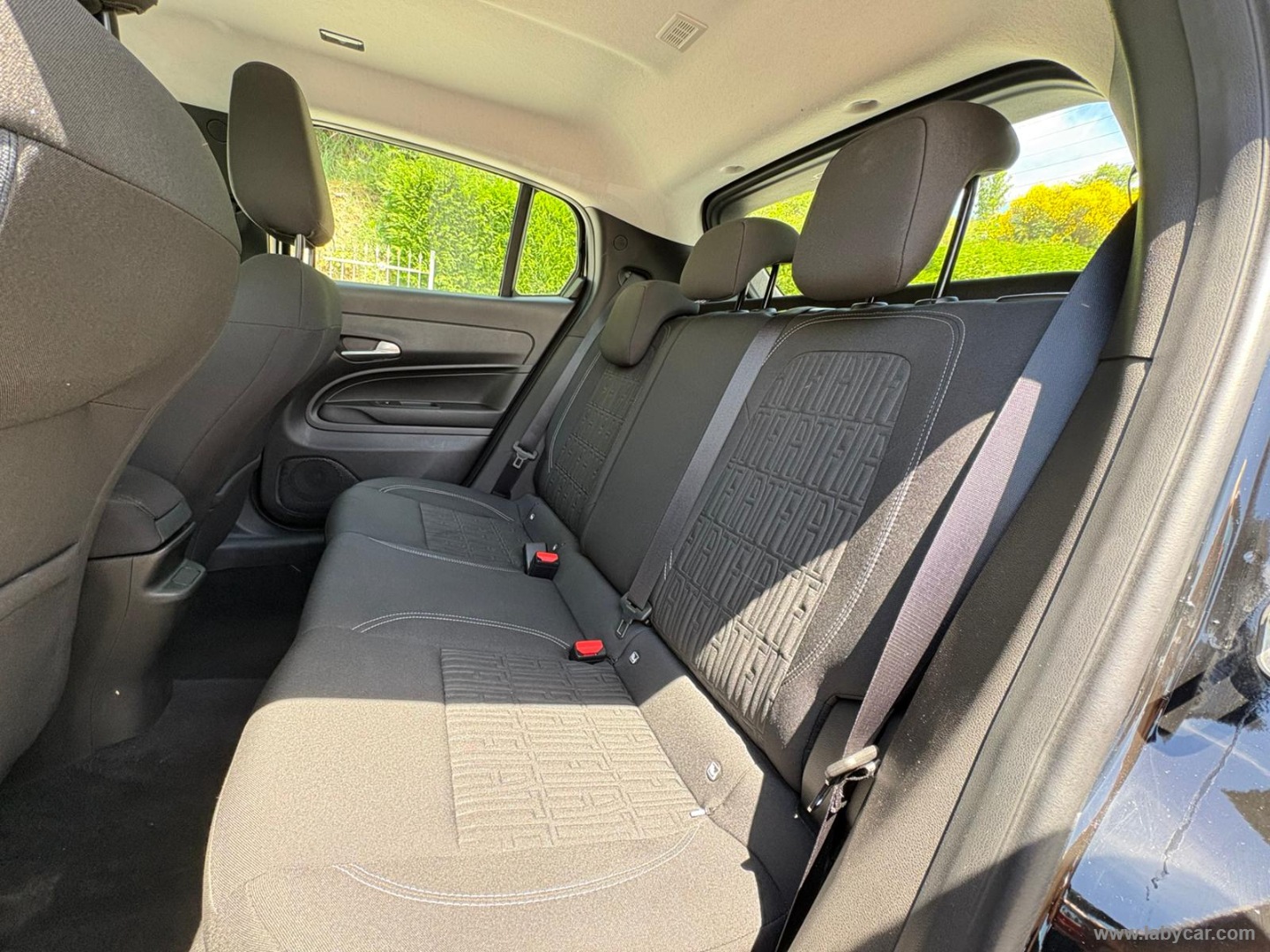 600 Hybrid 145 CV DCT MHEV Icon - immagine 10