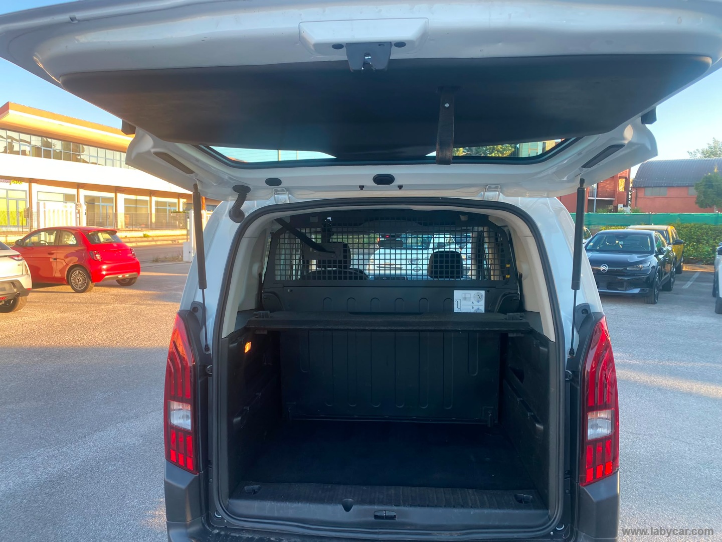 Peugeot Rifter BlueHDi 100 S&S Active Pack Std - Immagine 10
