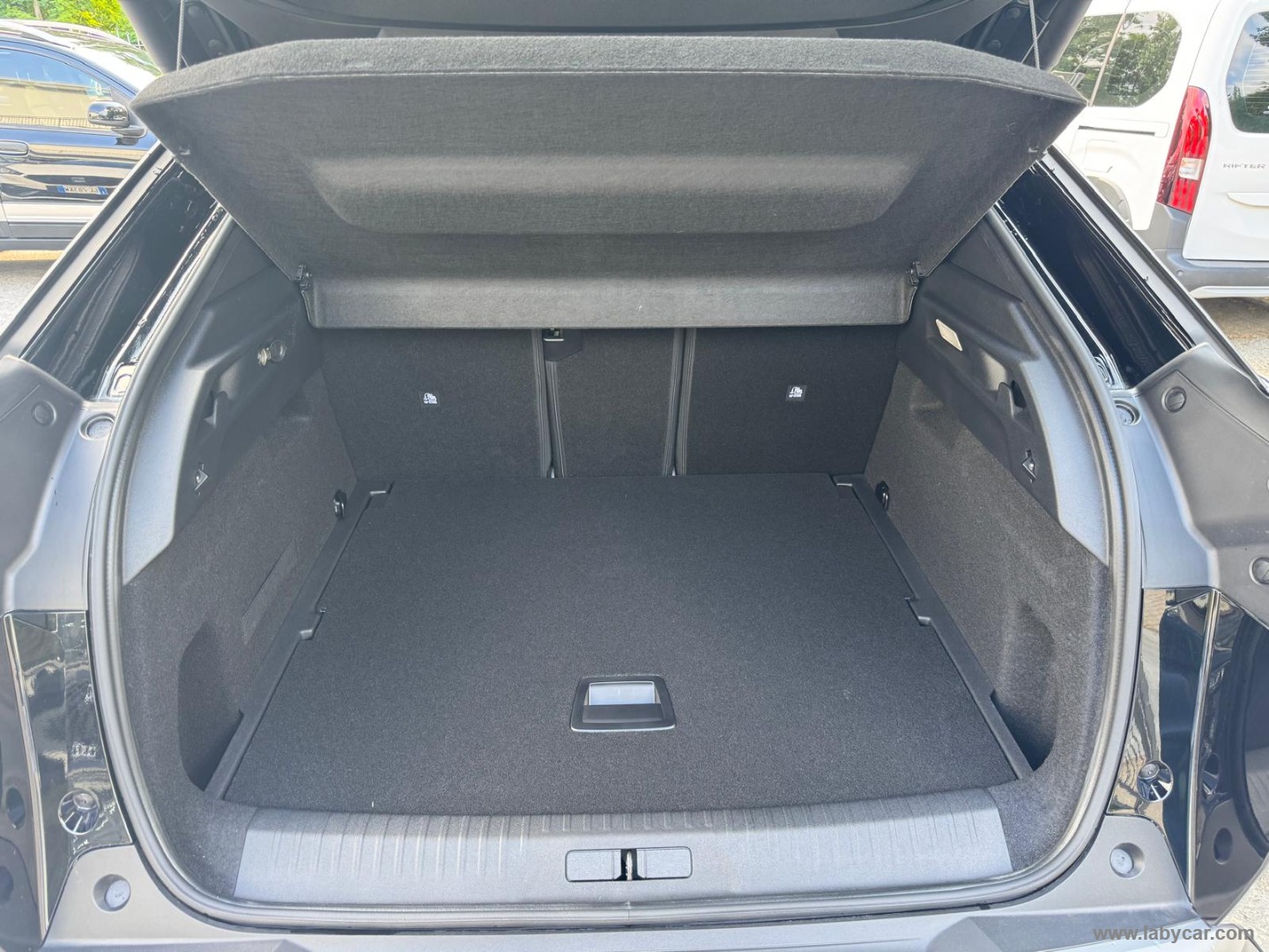 Peugeot 3008 Hybrid 145 e-DCS6 GT - Immagine 10