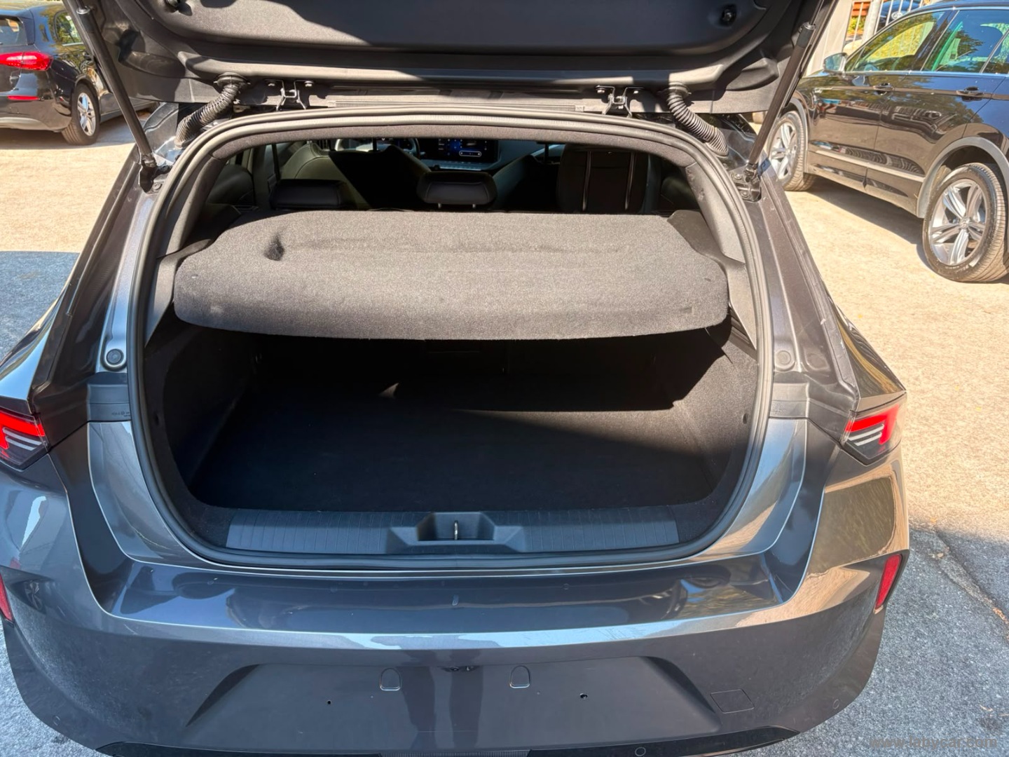 Opel Astra 1.6 PHEV 180 CV AT8 GS - Immagine 10