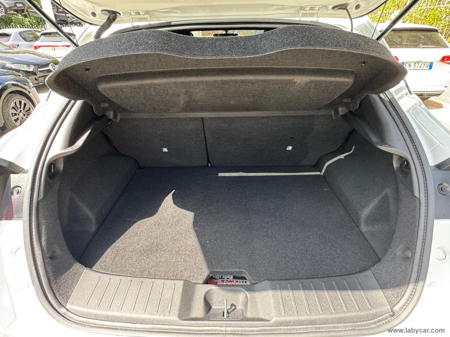 Nissan Juke 1.0 DIG-T 114 CV Tekna - Immagine 10