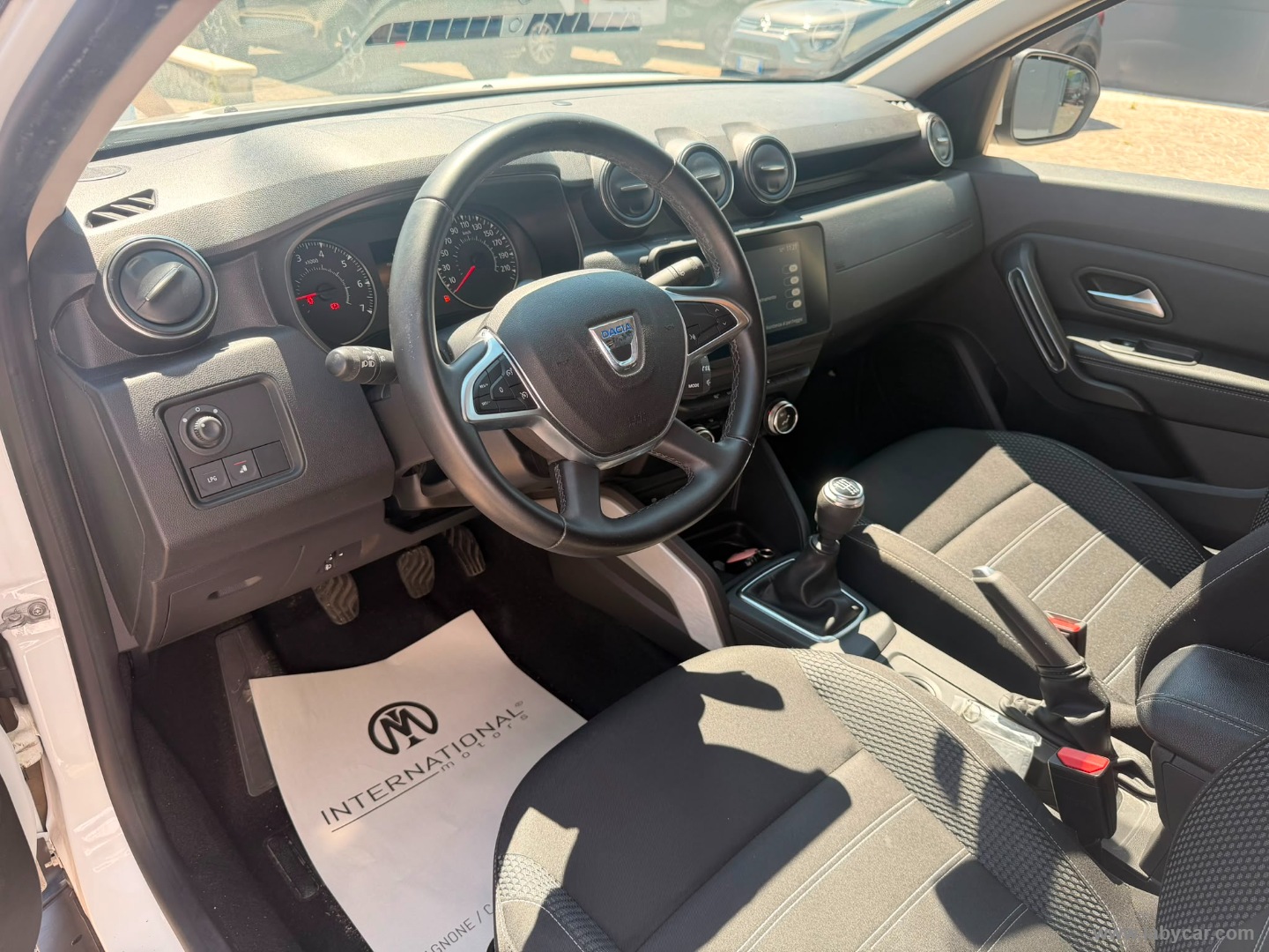 Dacia Duster 1.0 TCe GPL 4x2 Prestige - Immagine 10
