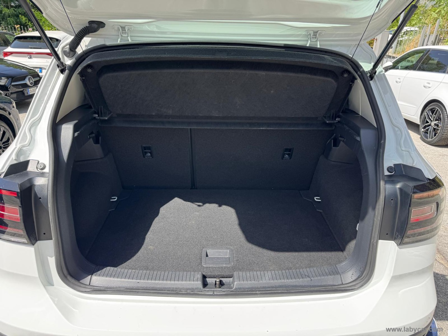 Volkswagen T-Cross 1.6 TDI Style BMT - Immagine 10