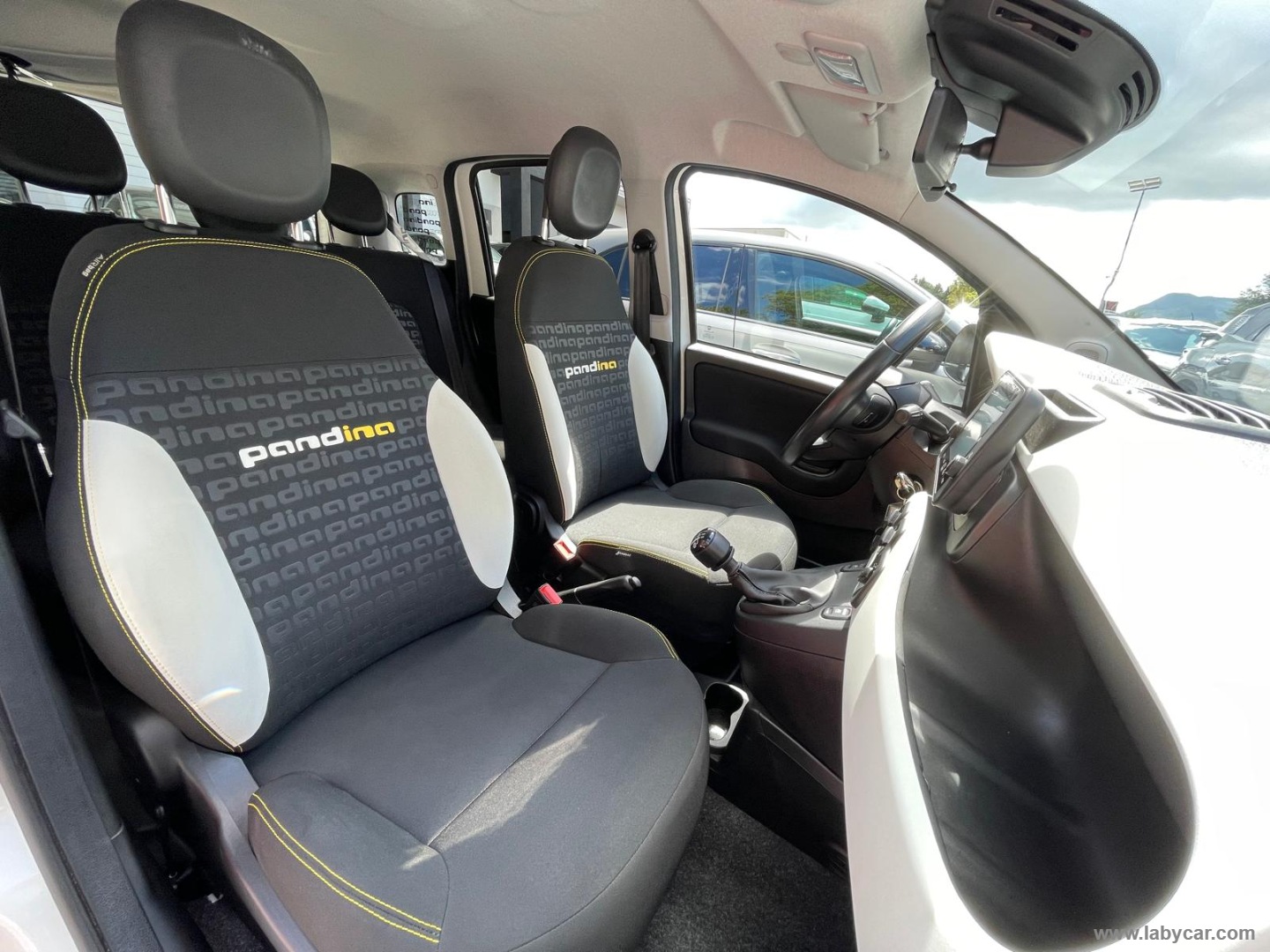 Fiat Panda 1.0 FireFly S&S Hybrid Pandina - Immagine 10