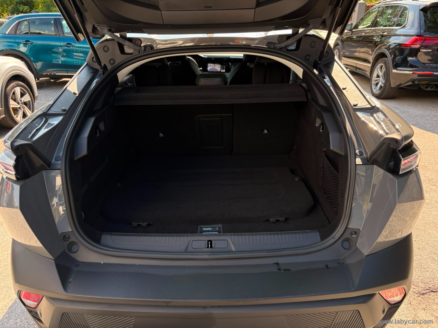 Peugeot 408 Plug-in Hybrid 225 e-EAT8 Allure - Immagine 10