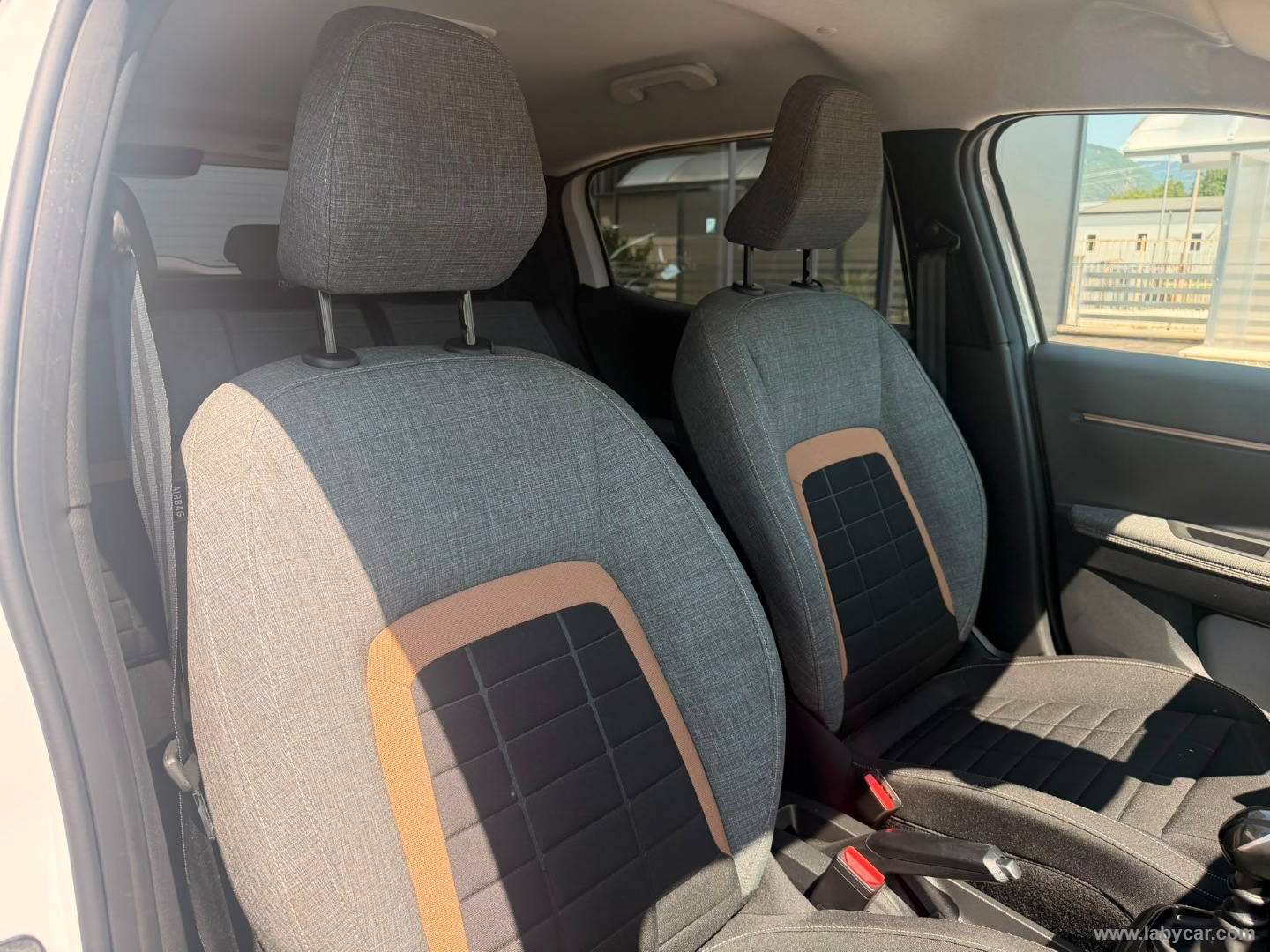 Citroën C3 Aircross PureTech Turbo 100 Plus - Immagine 10