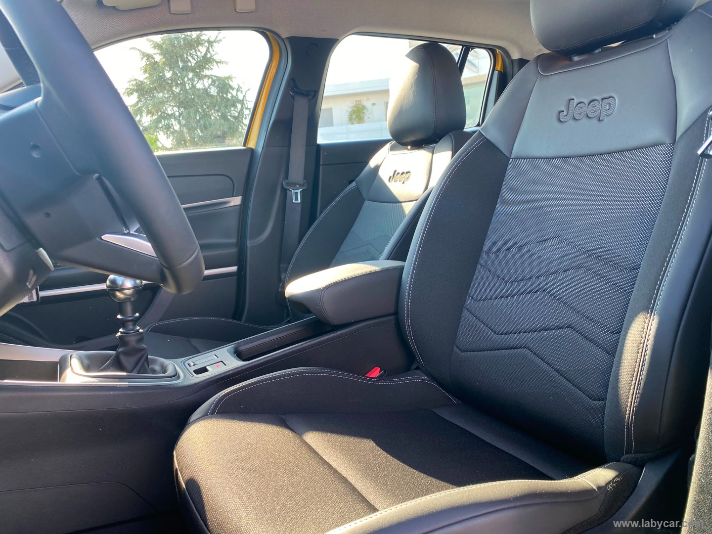 Jeep Avenger 1.2 Turbo Altitude - Immagine 10