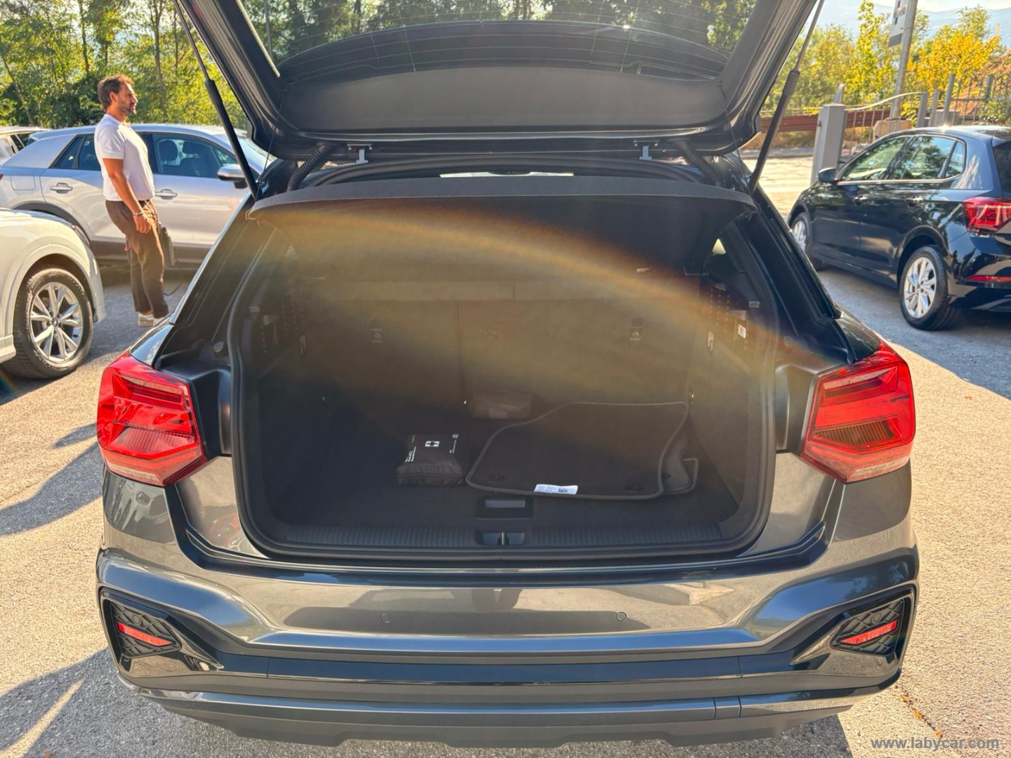 Audi Q2 35 TDI S tronic Identity Black - Immagine 10