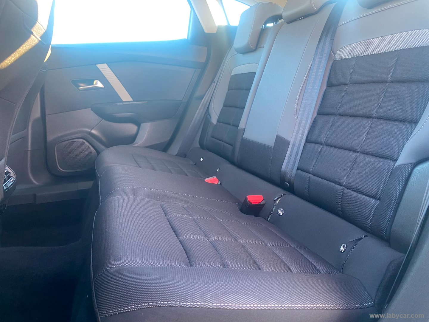 Citroën C4 Hybrid 145 e-DCS6 Plus - Immagine 10