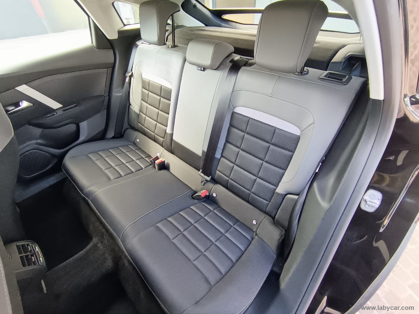 Citroën C4 Hybrid 145 e-DCS6 Plus - Immagine 10