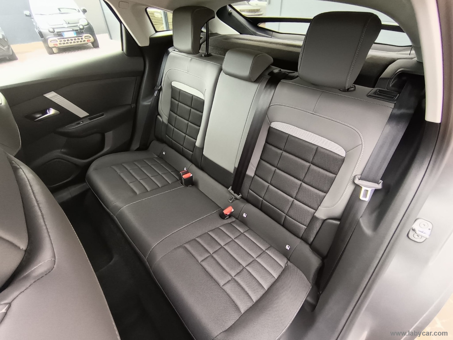 Citroën C4 Hybrid 145 e-DCS6 Plus - Immagine 10