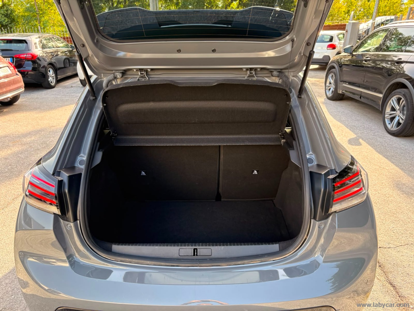 Peugeot 208 Hybrid 110 e-DCS6 Allure - Immagine 10