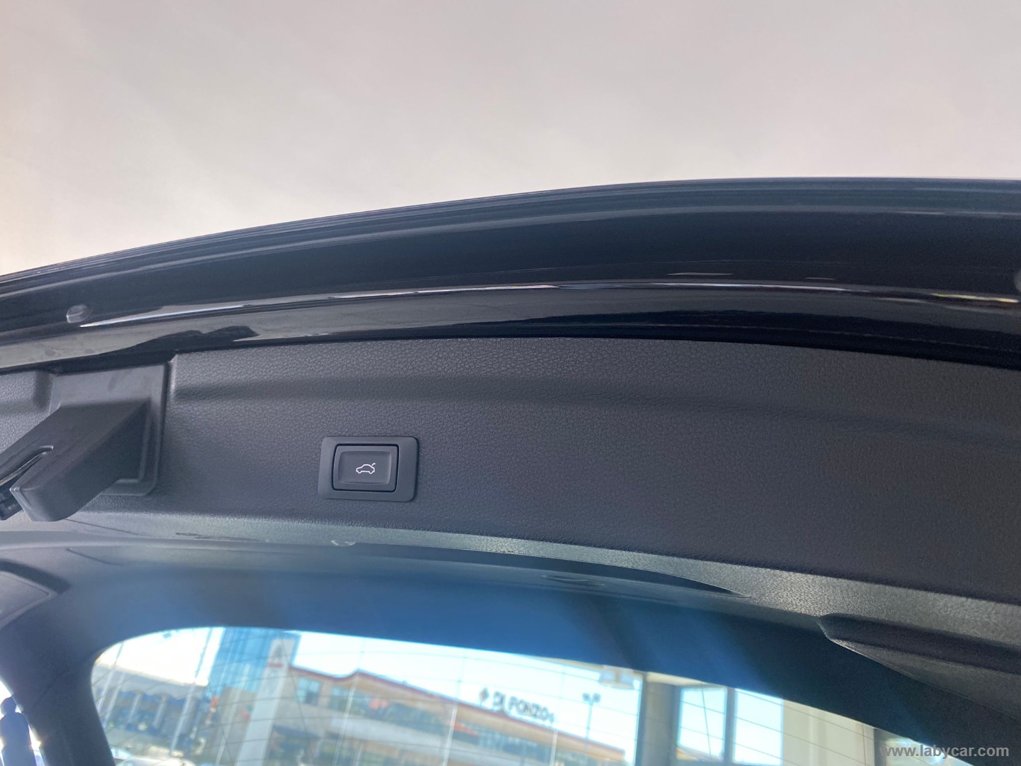 Audi Q3 SPB 35 TDI quattro S tr. S line ed. - Immagine 10