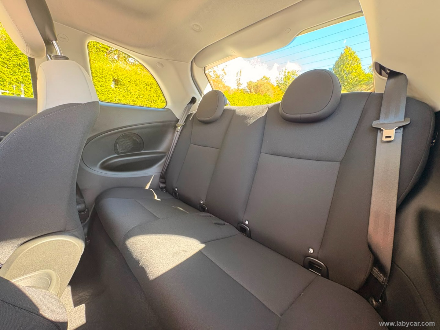 Fiat 500 Berlina Hybrid Pop - Immagine 10