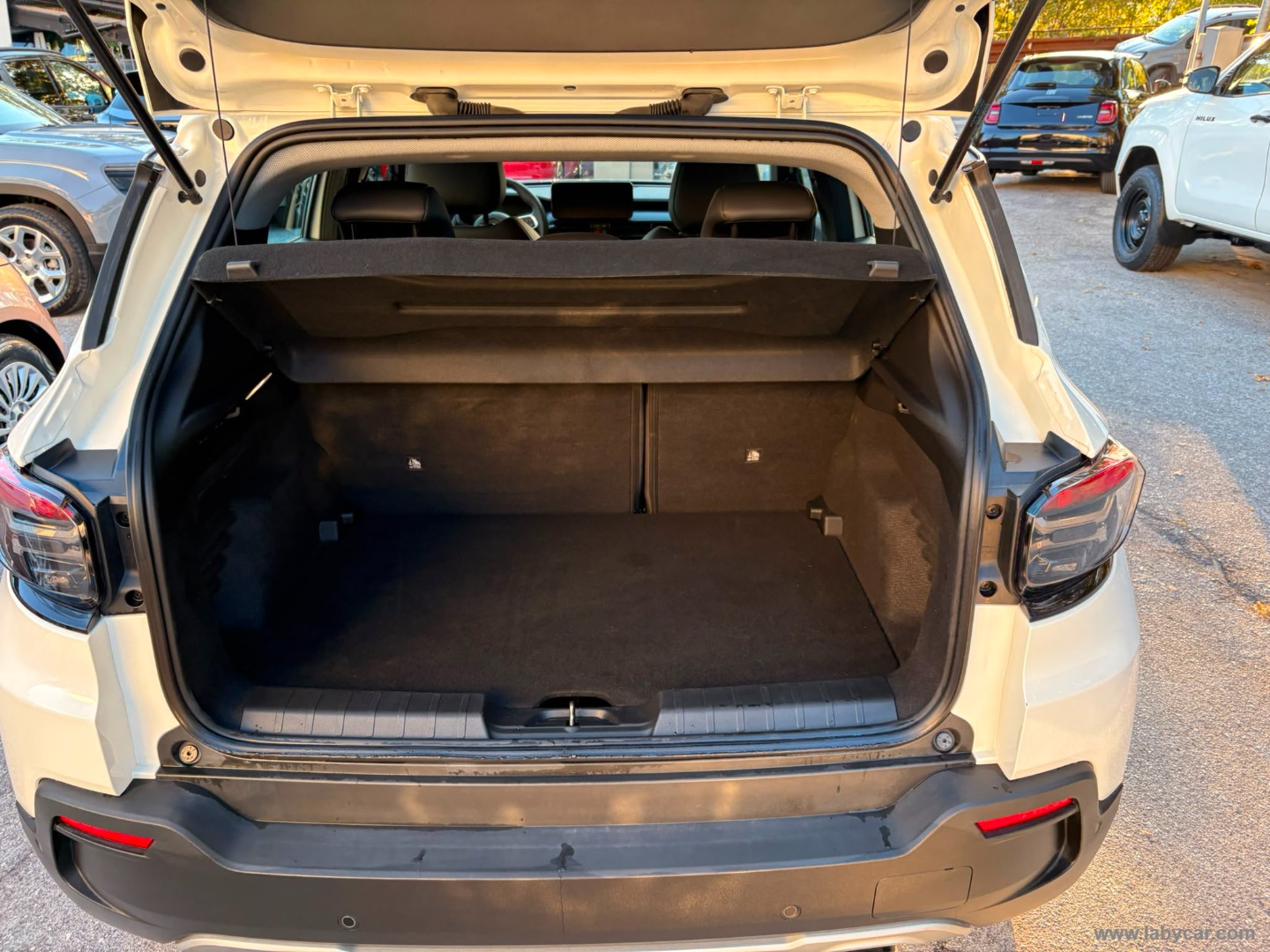Jeep Avenger 1.2 Turbo Altitude - Immagine 10