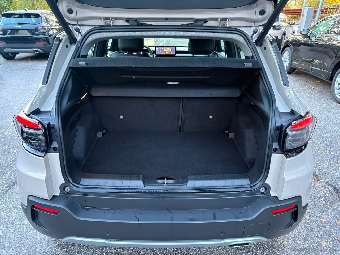Jeep Avenger 1.2 Turbo Altitude - Immagine 10