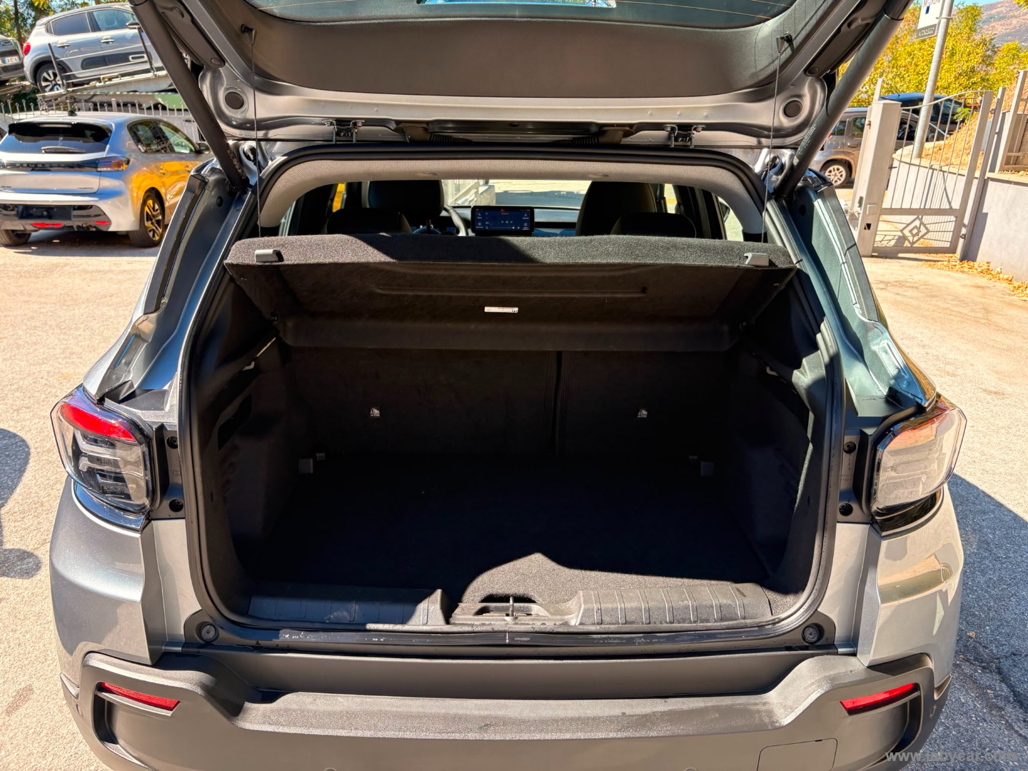 Jeep Avenger 1.2 Turbo Altitude - Immagine 10