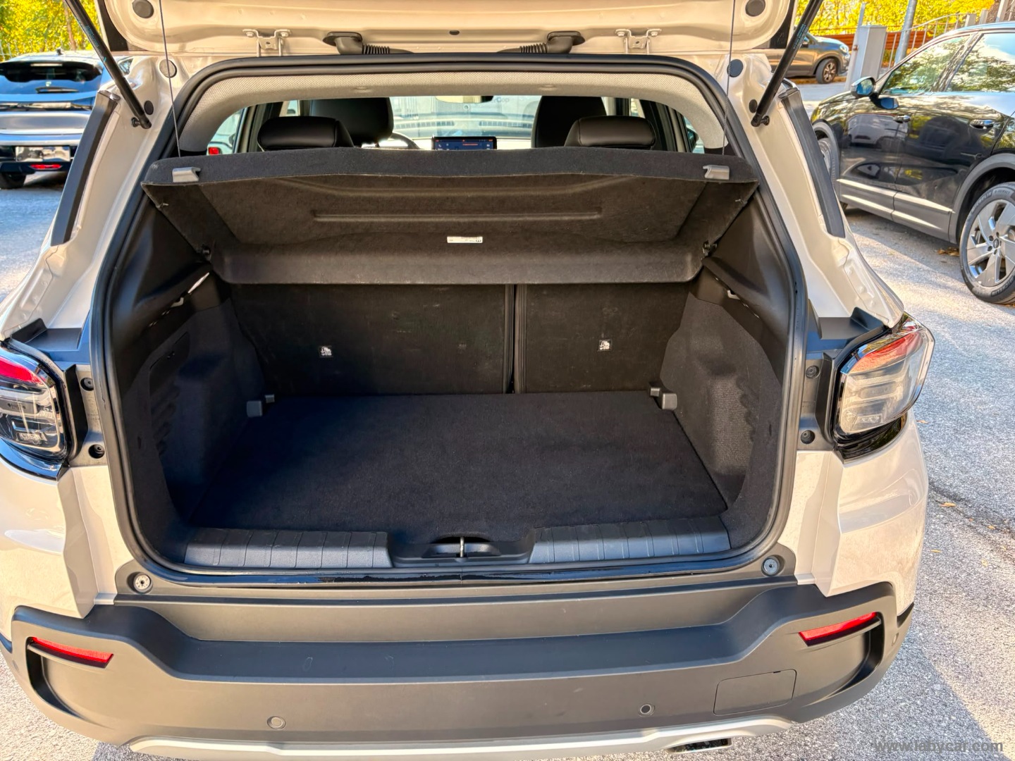 Jeep Avenger 1.2 Turbo Altitude - Immagine 10