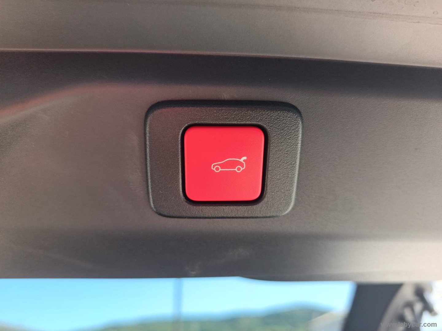 Peugeot 3008 Hybrid 145 e-DCS6 GT - Immagine 10