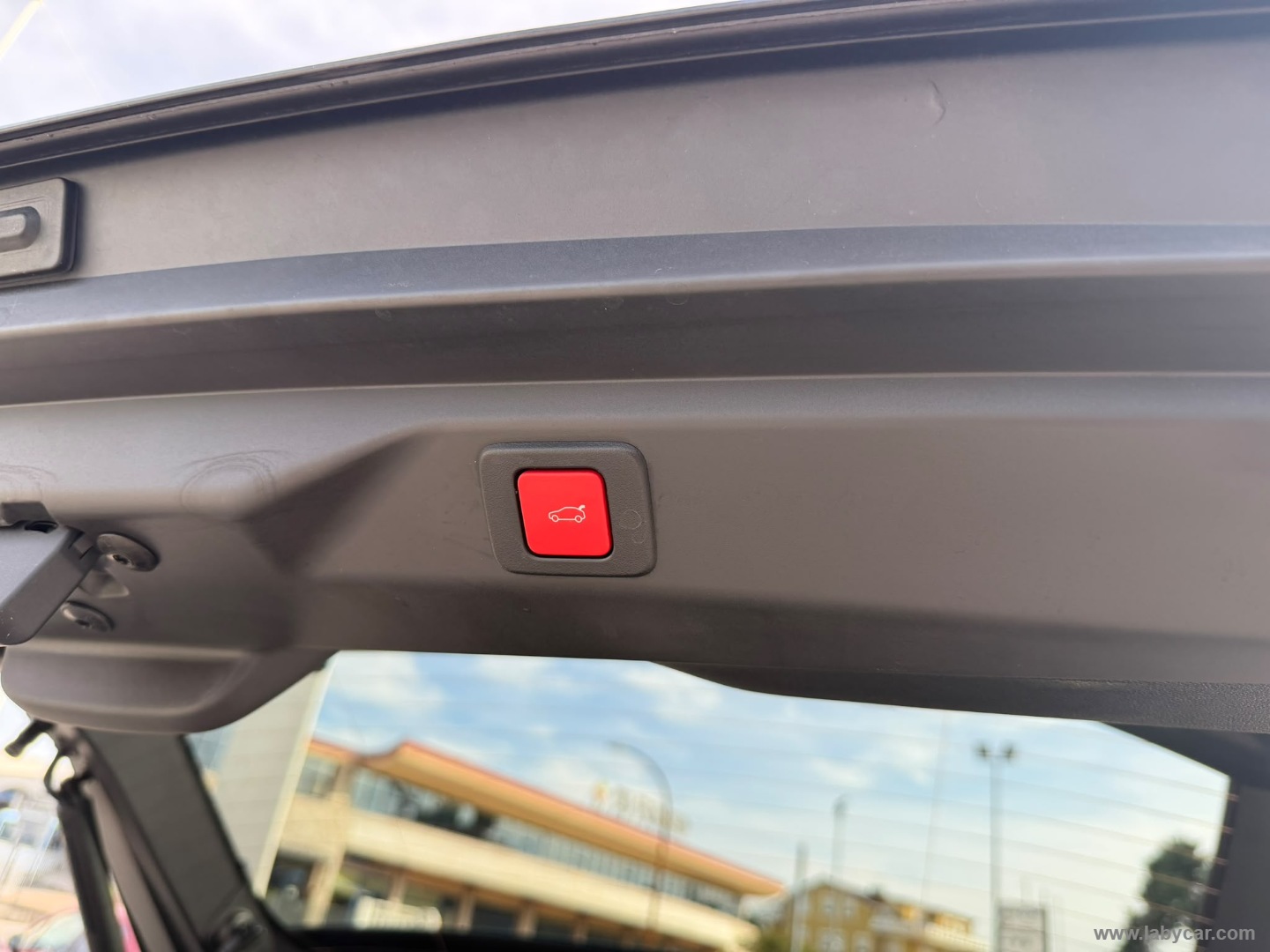 Peugeot 3008 Hybrid 145 e-DCS6 GT - Immagine 10