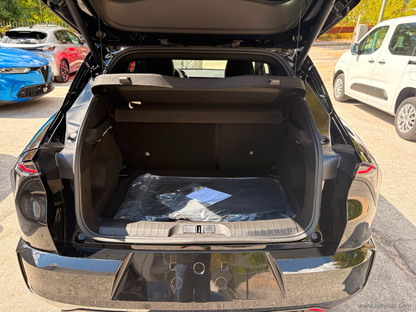 Alfa Romeo Junior 1.2 145 CV Hybrid eDCT6 Ti - Immagine 10