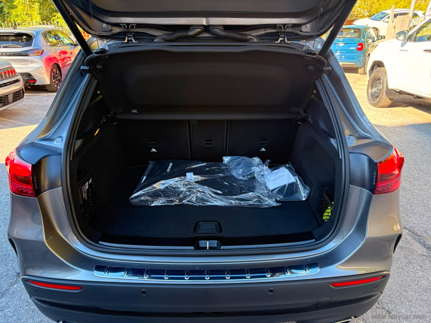 Mercedes-Benz Classe GLA 200 d Automatic AMG Line Extra - Immagine 10