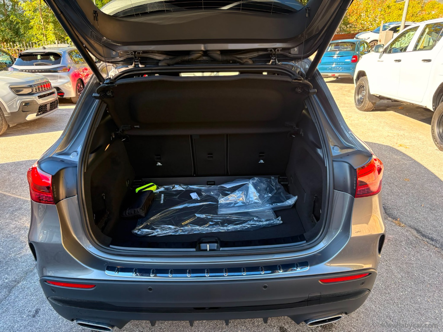Mercedes-Benz Classe GLA 200 d Automatic AMG Line Extra - Immagine 10