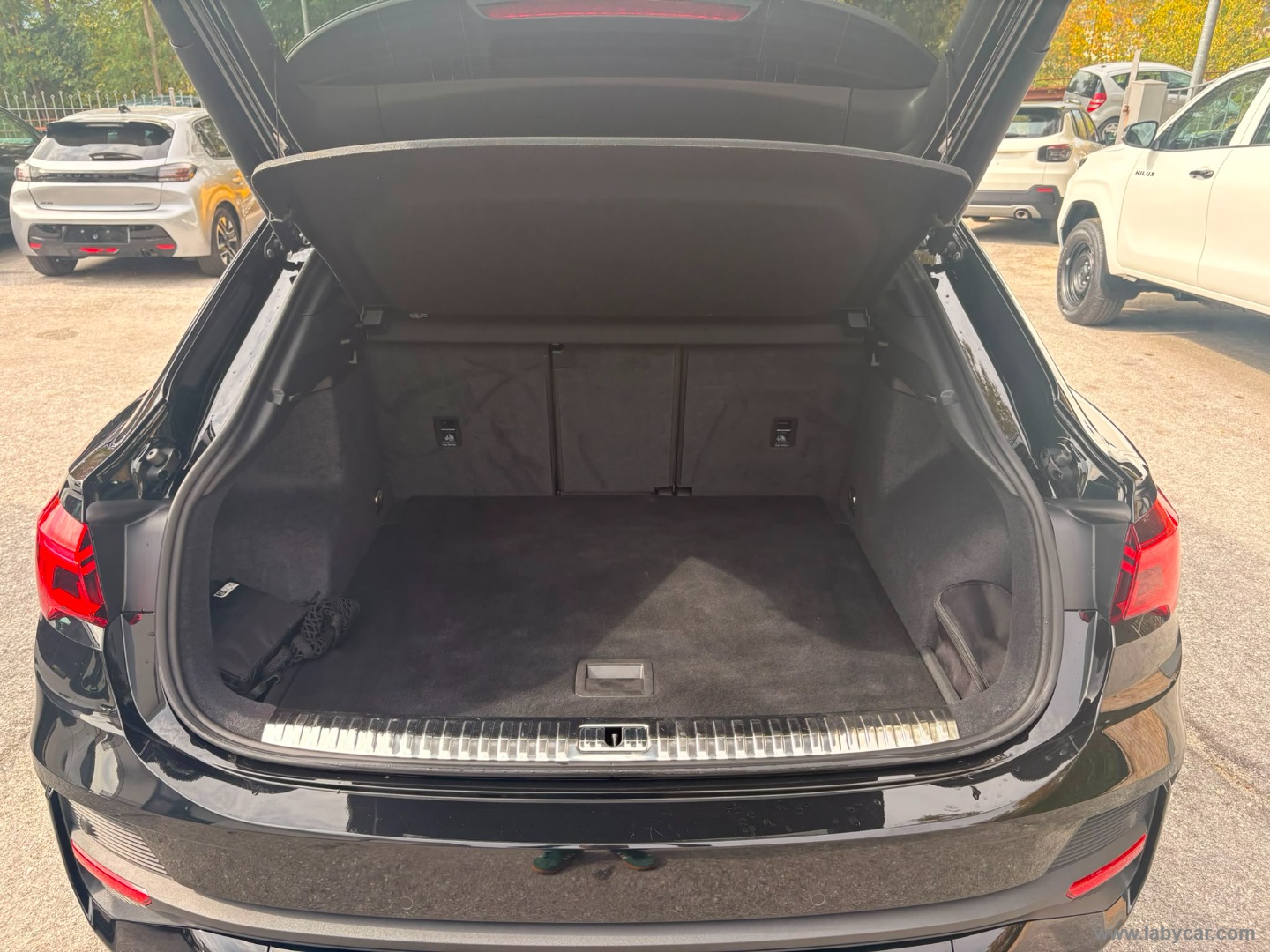 Audi Q3 SPB 35 TDI S tronic S line edition - Immagine 10