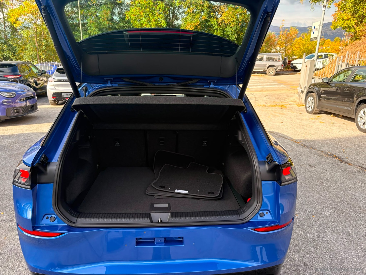 Volkswagen T-Roc 1.5 eTSI ACT 150 CV DSG R-Line - Immagine 10